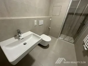 Pronájem bytu 1+kk, Otrokovice, tř. Spojenců, 26 m2
