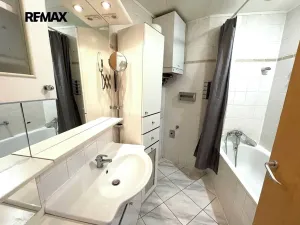 Pronájem bytu 2+kk, Praha - Hlubočepy, Högerova, 49 m2