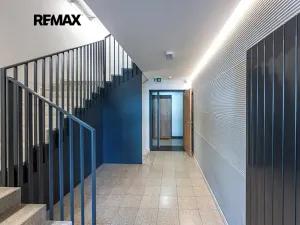 Pronájem bytu 1+kk, Praha - Libeň, Novovysočanská, 25 m2