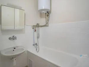 Pronájem bytu 2+1, Praha - Vršovice, Vršovická, 56 m2
