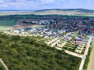 Prodej pozemku pro bydlení, Hrušovany u Brna, Pod Střediskem, 741 m2