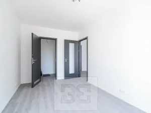 Pronájem bytu 2+kk, Praha - Vysočany, Poděbradská, 51 m2