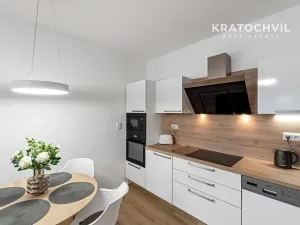 Prodej bytu 2+kk, Vestec, U Strouhy, 41 m2