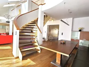 Prodej atypického bytu, České Budějovice, B. Smetany, 255 m2