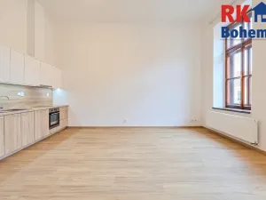 Pronájem bytu 1+kk, Český Brod, nám. Arnošta z Pardubic, 38 m2
