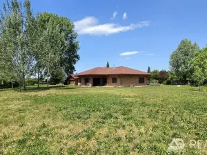 Prodej zemědělského objektu, Úžice, 5128 m2