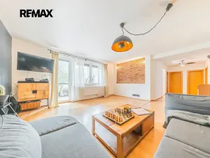 Prodej rodinného domu, Braškov, V Jezerech, 190 m2