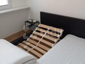 Pronájem bytu 2+kk, Praha - Bohnice, Zelenohorská, 42 m2