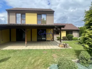Pronájem rodinného domu, Vlkoš, 200 m2