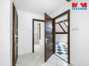 Prodej rodinného domu, Holýšov, náměstí 5. května, 230 m2