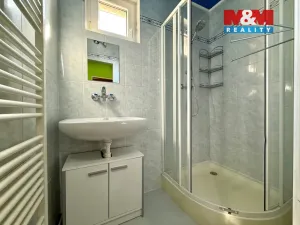 Prodej atypického bytu, Měšice, U školky, 118 m2