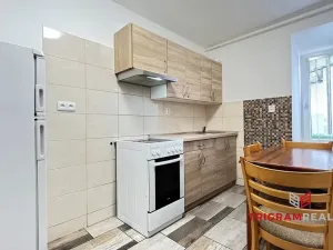 Pronájem bytu 2+1, Hradec Králové - Plotiště nad Labem, Petra Jilemnického, 34 m2