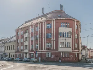 Pronájem pokoje, Hradec Králové, náměstí 5. května, 18 m2