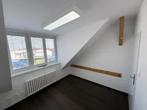 Pronájem kanceláře, Praha - Horní Počernice, Bystrá, 120 m2
