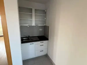 Pronájem kanceláře, Praha - Horní Počernice, Bystrá, 120 m2