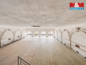 Prodej obchodního prostoru, Benešov nad Ploučnicí, náměstí Míru, 900 m2
