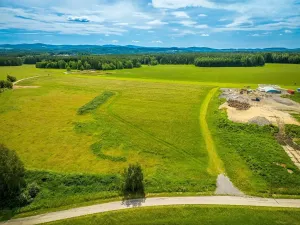 Prodej komerčního pozemku, Omlenice, 2175 m2
