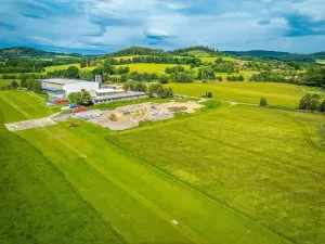 Prodej komerčního pozemku, Omlenice, 2175 m2