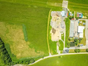 Prodej komerčního pozemku, Omlenice, 2175 m2