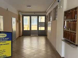 Pronájem kanceláře, Kroměříž, Vejvanovského, 17 m2