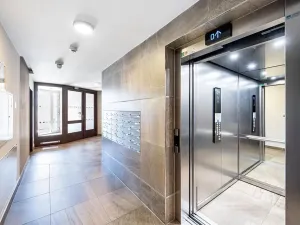 Prodej bytu 1+kk, Praha - Holešovice, V háji, 31 m2