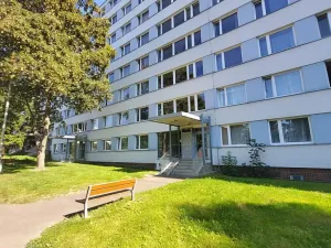 Prodej bytu 2+kk, Praha - Kobylisy, Třebenická, 39 m2