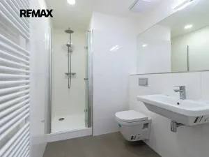 Pronájem bytu 1+kk, Praha - Vinohrady, Perucká, 27 m2