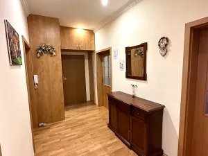 Prodej bytu 3+1, Karlovy Vary, Sadová, 112 m2