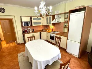 Prodej bytu 3+1, Karlovy Vary, Sadová, 112 m2