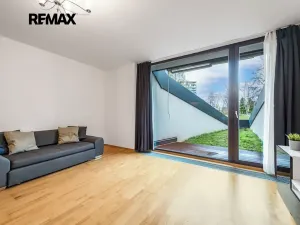Pronájem bytu 1+kk, Praha - Žižkov, Ke kapslovně, 53 m2