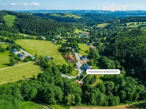 Prodej komerční nemovitosti, Benecko, 750 m2