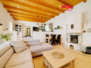 Prodej rodinného domu, Valy, Na Stráni, 238 m2
