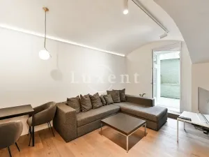Pronájem bytu 2+kk, Praha - Vinohrady, Laubova, 50 m2