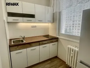 Pronájem bytu 1+1, Praha - Modřany, Botevova, 29 m2