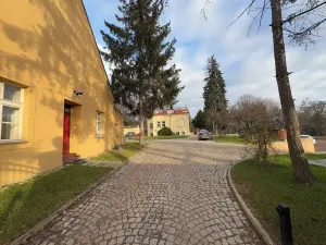 Pronájem kanceláře, Praha - Libeň, Zvonařovská, 56 m2
