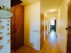 Prodej bytu 3+1, Praha - Řepy, Nevanova, 70 m2