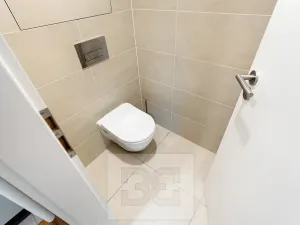 Prodej bytu 2+kk, Praha - Holešovice, V háji, 46 m2