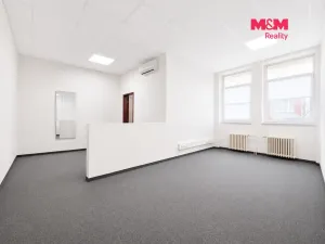 Pronájem kanceláře, Sokolov, Závodu míru, 50 m2