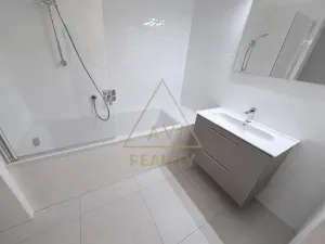 Pronájem bytu 2+kk, Praha - Vršovice, Černomořská, 58 m2
