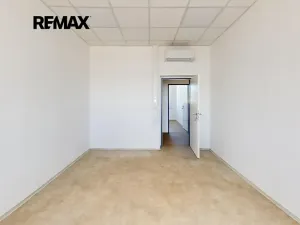 Pronájem kanceláře, Pardubice, Fáblovka, 444 m2