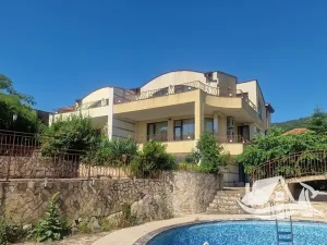 Prodej vícegeneračního domu, Varna, Bulharsko, 253 m2