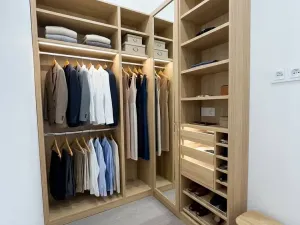 Prodej bytu 5+kk, Praha - Holyně, náměstí Pod lípou, 150 m2