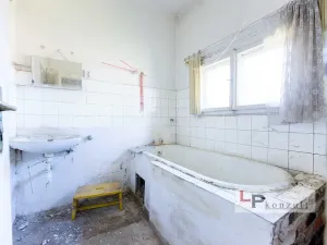 Prodej rodinného domu, Sezemice - Počaply, 181 m2
