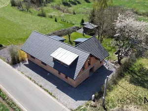 Prodej rodinného domu, Rovensko pod Troskami, 252 m2