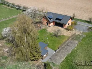 Prodej rodinného domu, Rovensko pod Troskami, 252 m2