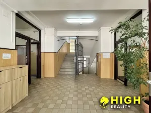 Pronájem kanceláře, Dýšina, 490 m2