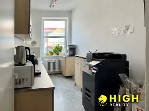 Pronájem kanceláře, Dýšina, 490 m2