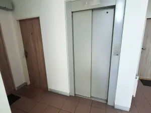 Pronájem bytu 1+kk, Praha - Žižkov, Jeseniova, 25 m2
