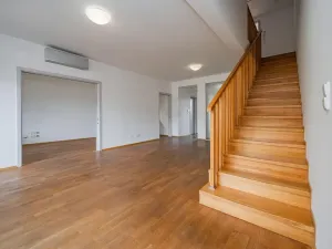Pronájem bytu 4+1, Praha - Smíchov, Štefánikova, 147 m2