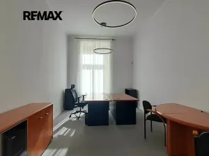 Pronájem kanceláře, Praha - Karlín, Sokolovská, 69 m2